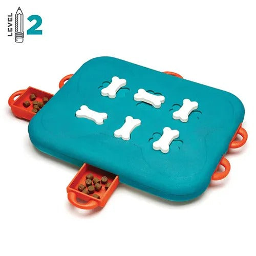 【Nina Ottosson】ニーナ・オットソン トリーツ・ゲーム カジノ［dad-way（ダッドウェイ）］犬用 おもちゃ 知育トイ おやつ