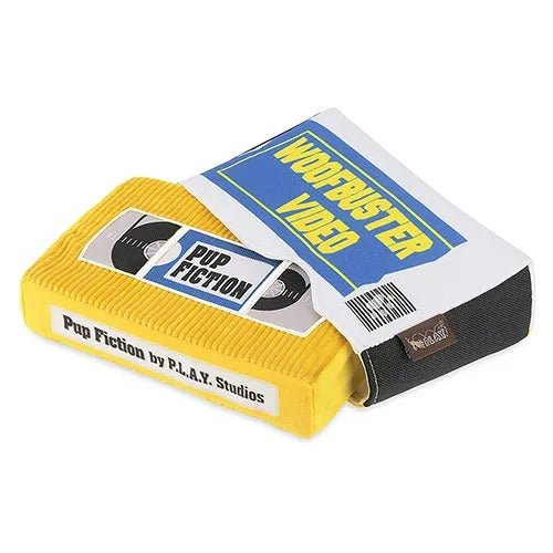 【P.L.A.Y.】プレイ 90's クラシック ビデオテープ 犬用 おもちゃ ぬいぐるみ 丈夫 スクイーカー ベロア製 洗濯機可